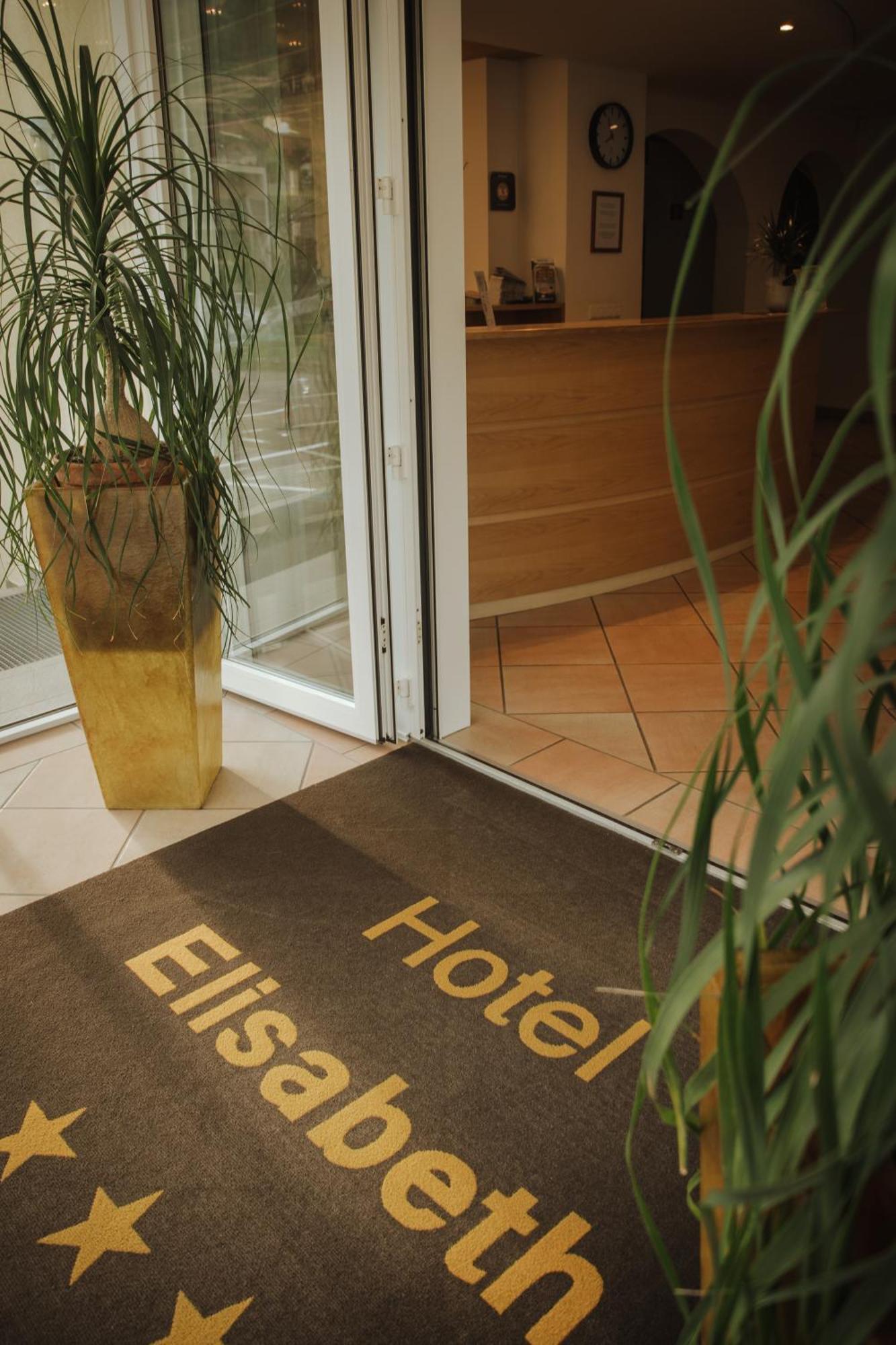 Hotel Elisabeth เมราโน ภายนอก รูปภาพ